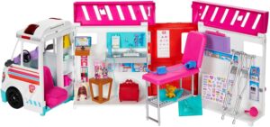 Barbie Ambulance 2 en 1 avec clinique, lumières, sons et 20 accessoires HKT79