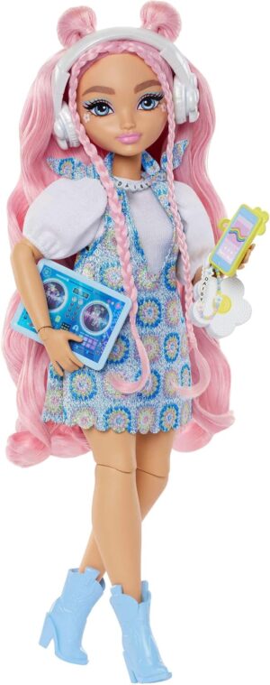 Barbie Dream Besties Daisy Jean, poupée articulée bleu et rose avec accessoires DJ