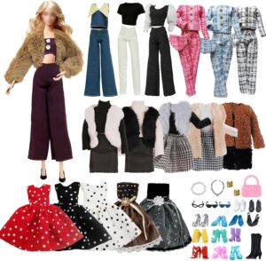 Coffret Barbie 21 vêtements et accessoires marron pour poupée 11,5