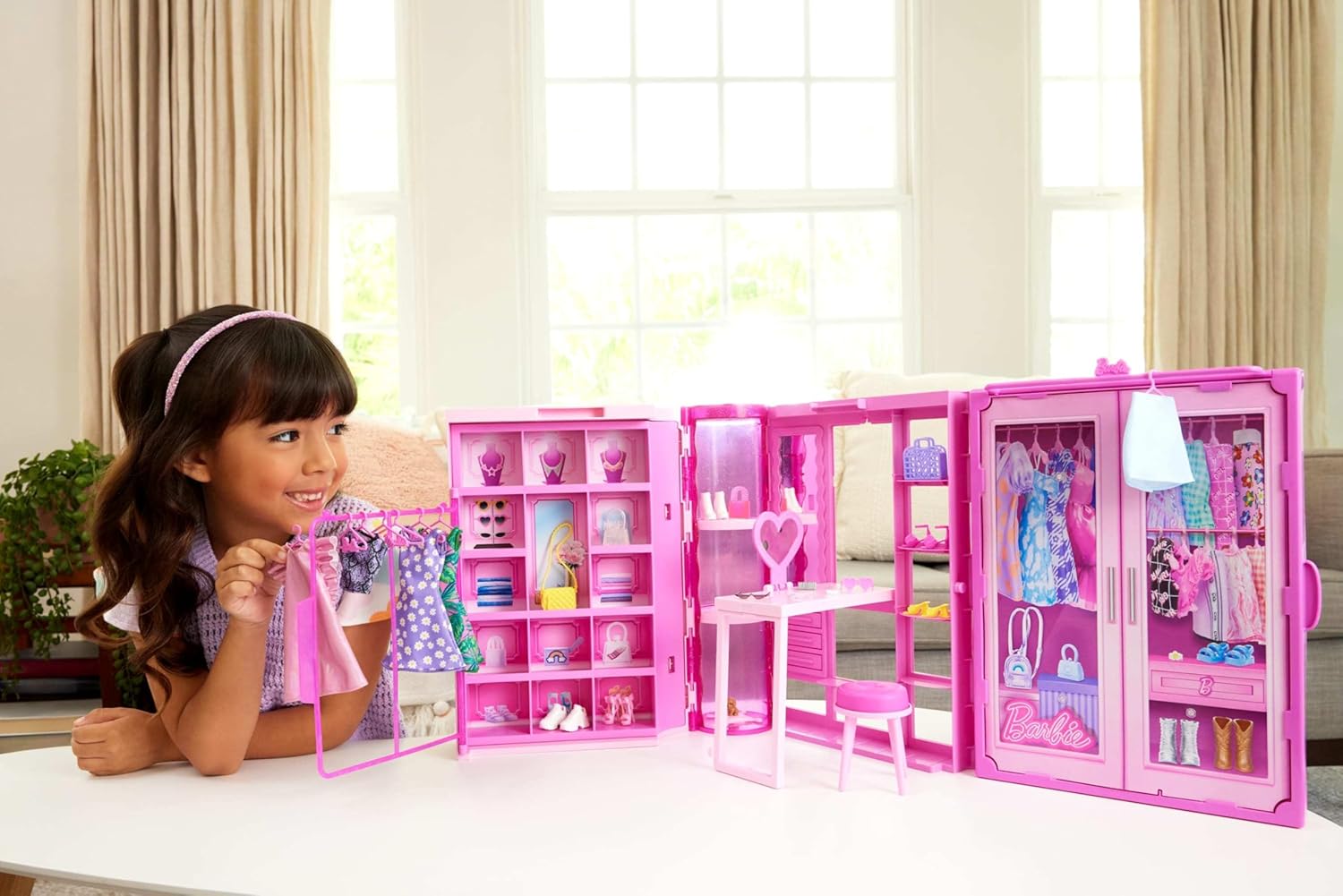 Barbie Dream Closet 3.0, dressing avec rangement et 4 looks – Image 2