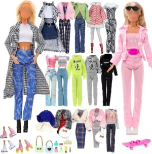Lot Barbie de 28 tenues et accessoires avec 9 maquillages