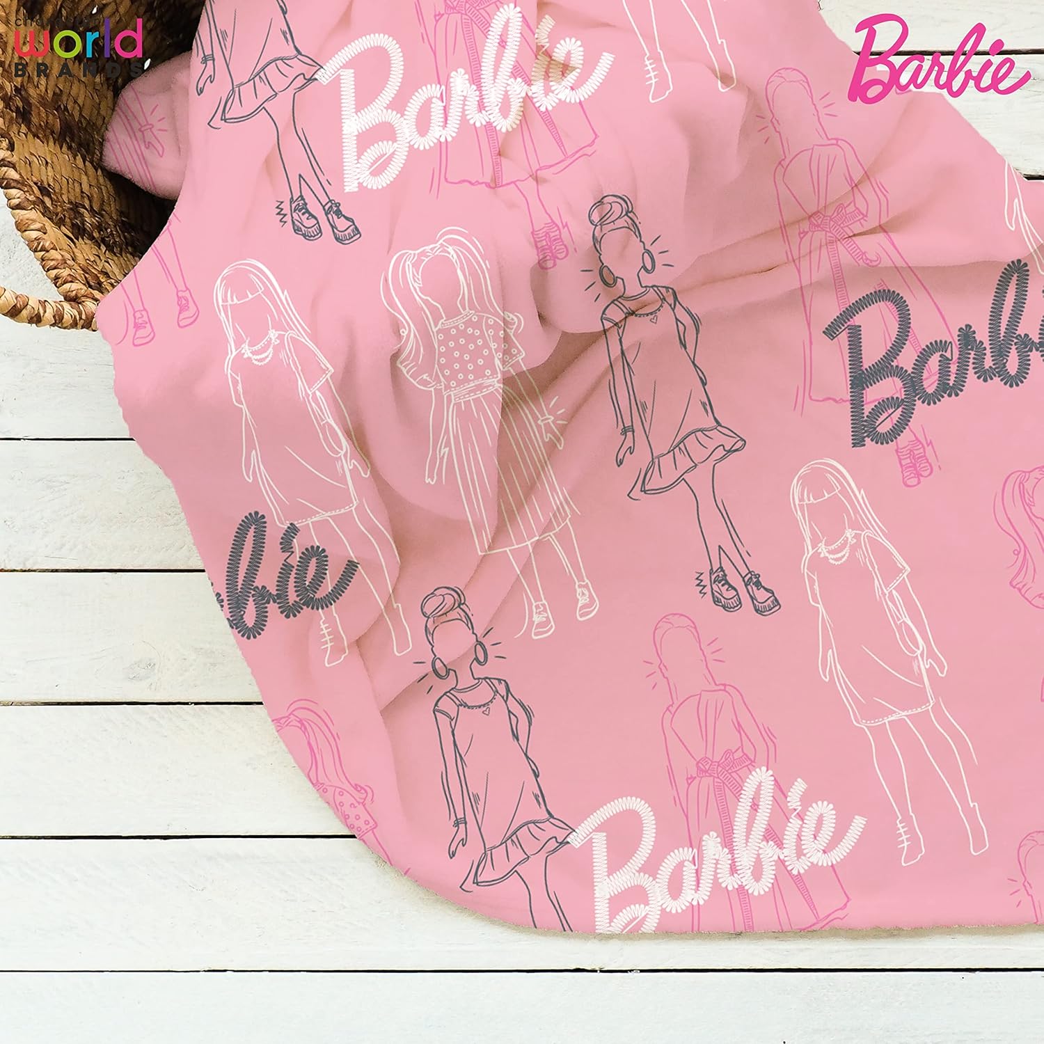 Couverture polaire Barbie rose à motif figurines – Image 7