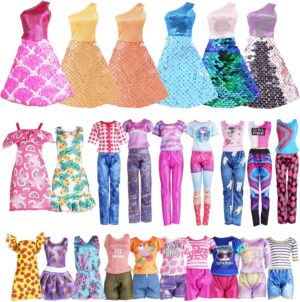 Barbie lot de 12 vêtements pour poupée avec 3 robes à paillettes, 3 robes à fleurs et 6 ensembles