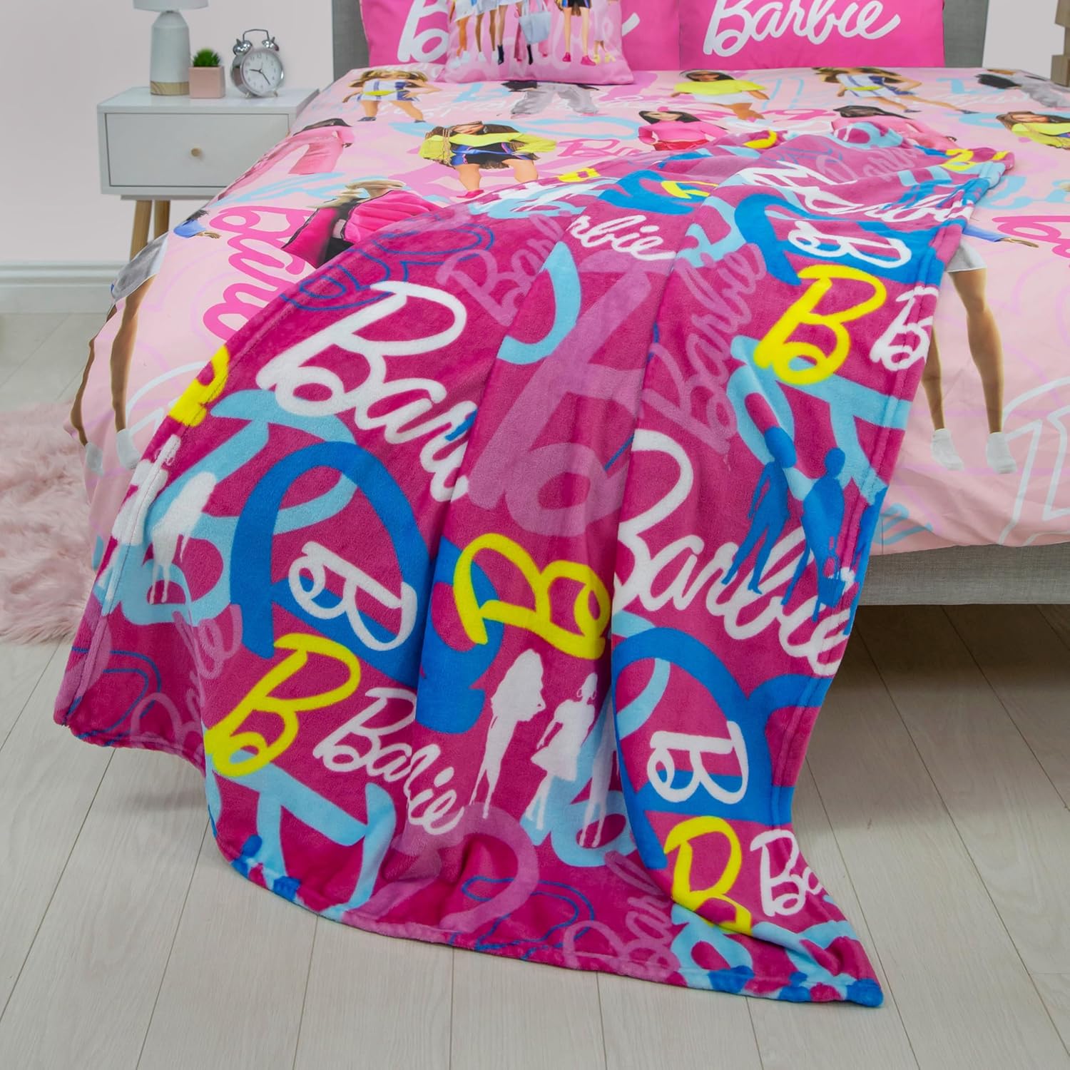 Couverture polaire Barbie 100 x 150cm logo rose – Image 3